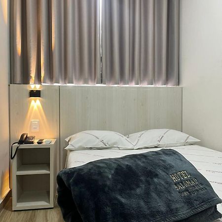 Hotel Salomão - Próximo a 25 de Março, Bom Retiro, Brás e Rua Santa Efigênia, a 2 minutos do Mirante Sampa Sky e pista de Skate Anhangabaú São Paulo Exterior foto