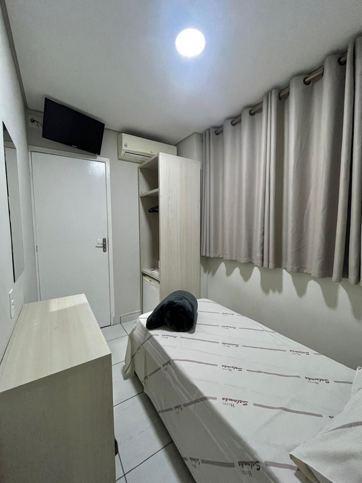 Hotel Salomão - Próximo a 25 de Março, Bom Retiro, Brás e Rua Santa Efigênia, a 2 minutos do Mirante Sampa Sky e pista de Skate Anhangabaú São Paulo Exterior foto