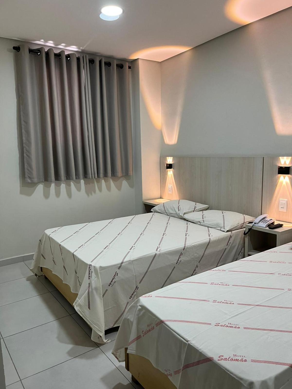 Hotel Salomão - Próximo a 25 de Março, Bom Retiro, Brás e Rua Santa Efigênia, a 2 minutos do Mirante Sampa Sky e pista de Skate Anhangabaú São Paulo Exterior foto