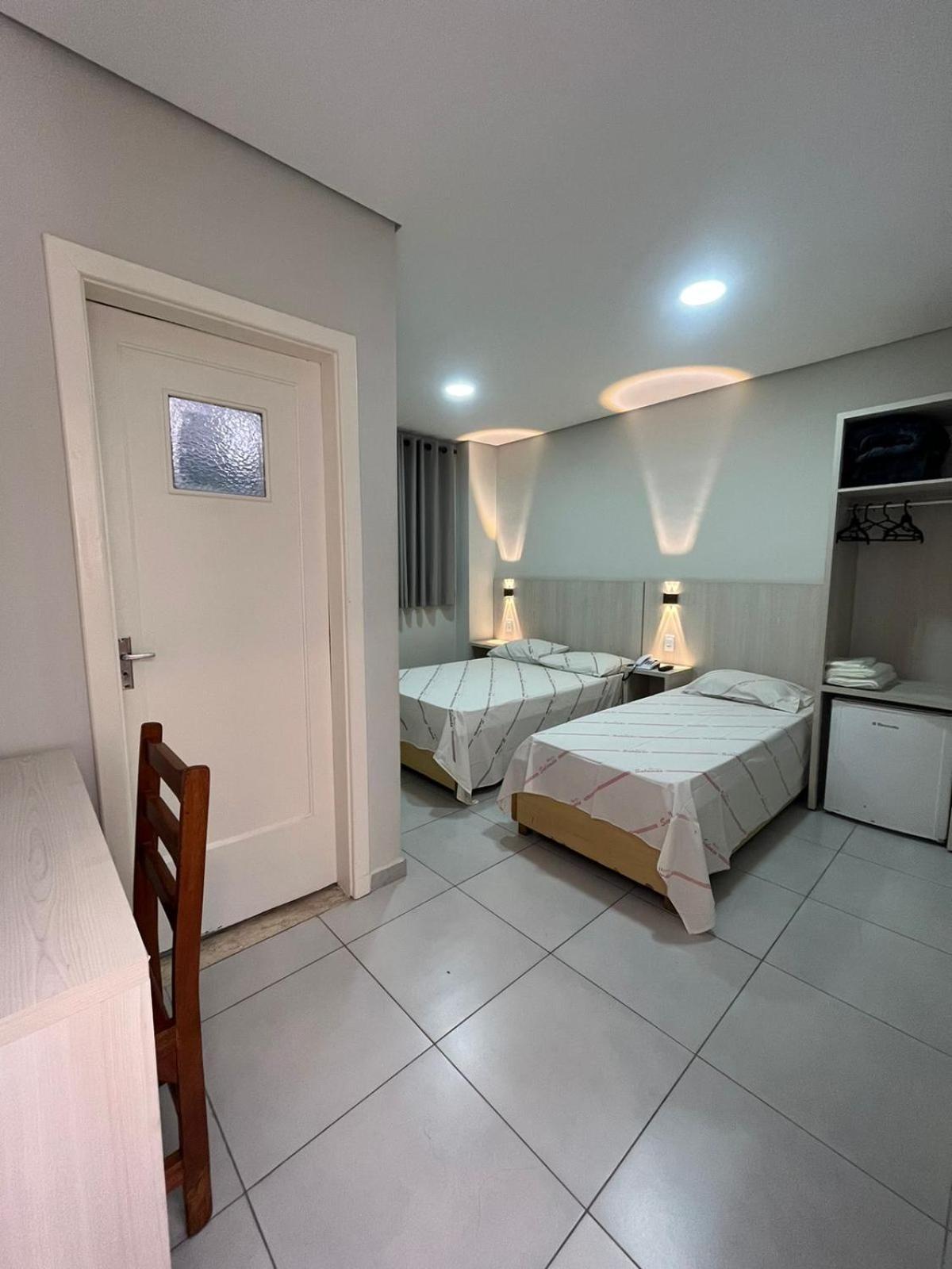 Hotel Salomão - Próximo a 25 de Março, Bom Retiro, Brás e Rua Santa Efigênia, a 2 minutos do Mirante Sampa Sky e pista de Skate Anhangabaú São Paulo Exterior foto
