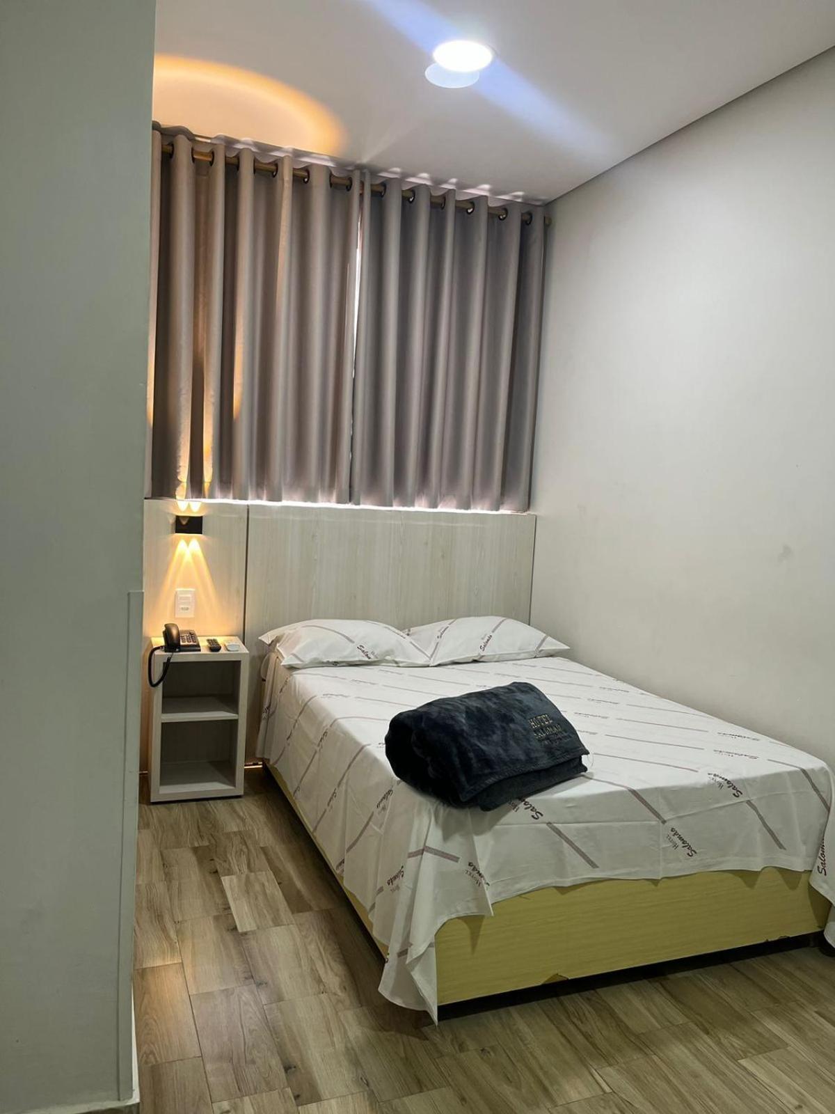 Hotel Salomão - Próximo a 25 de Março, Bom Retiro, Brás e Rua Santa Efigênia, a 2 minutos do Mirante Sampa Sky e pista de Skate Anhangabaú São Paulo Exterior foto