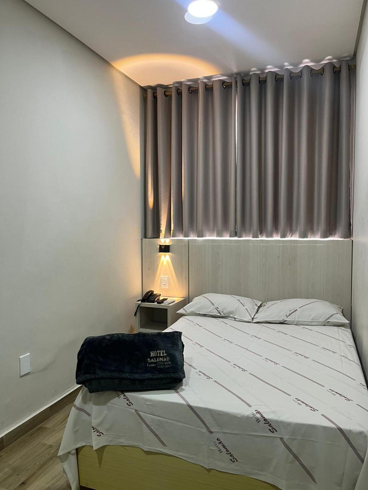 Hotel Salomão - Próximo a 25 de Março, Bom Retiro, Brás e Rua Santa Efigênia, a 2 minutos do Mirante Sampa Sky e pista de Skate Anhangabaú São Paulo Exterior foto