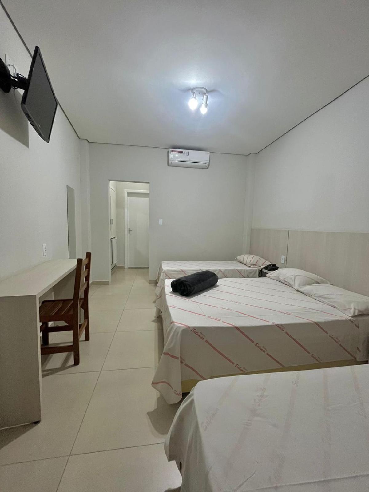 Hotel Salomão - Próximo a 25 de Março, Bom Retiro, Brás e Rua Santa Efigênia, a 2 minutos do Mirante Sampa Sky e pista de Skate Anhangabaú São Paulo Exterior foto