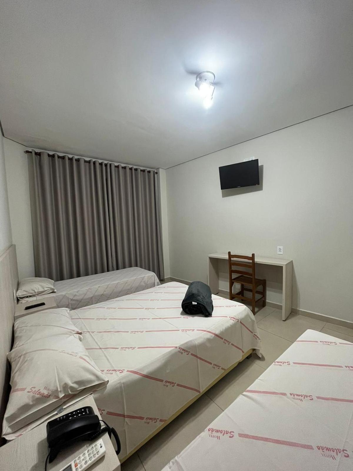 Hotel Salomão - Próximo a 25 de Março, Bom Retiro, Brás e Rua Santa Efigênia, a 2 minutos do Mirante Sampa Sky e pista de Skate Anhangabaú São Paulo Exterior foto