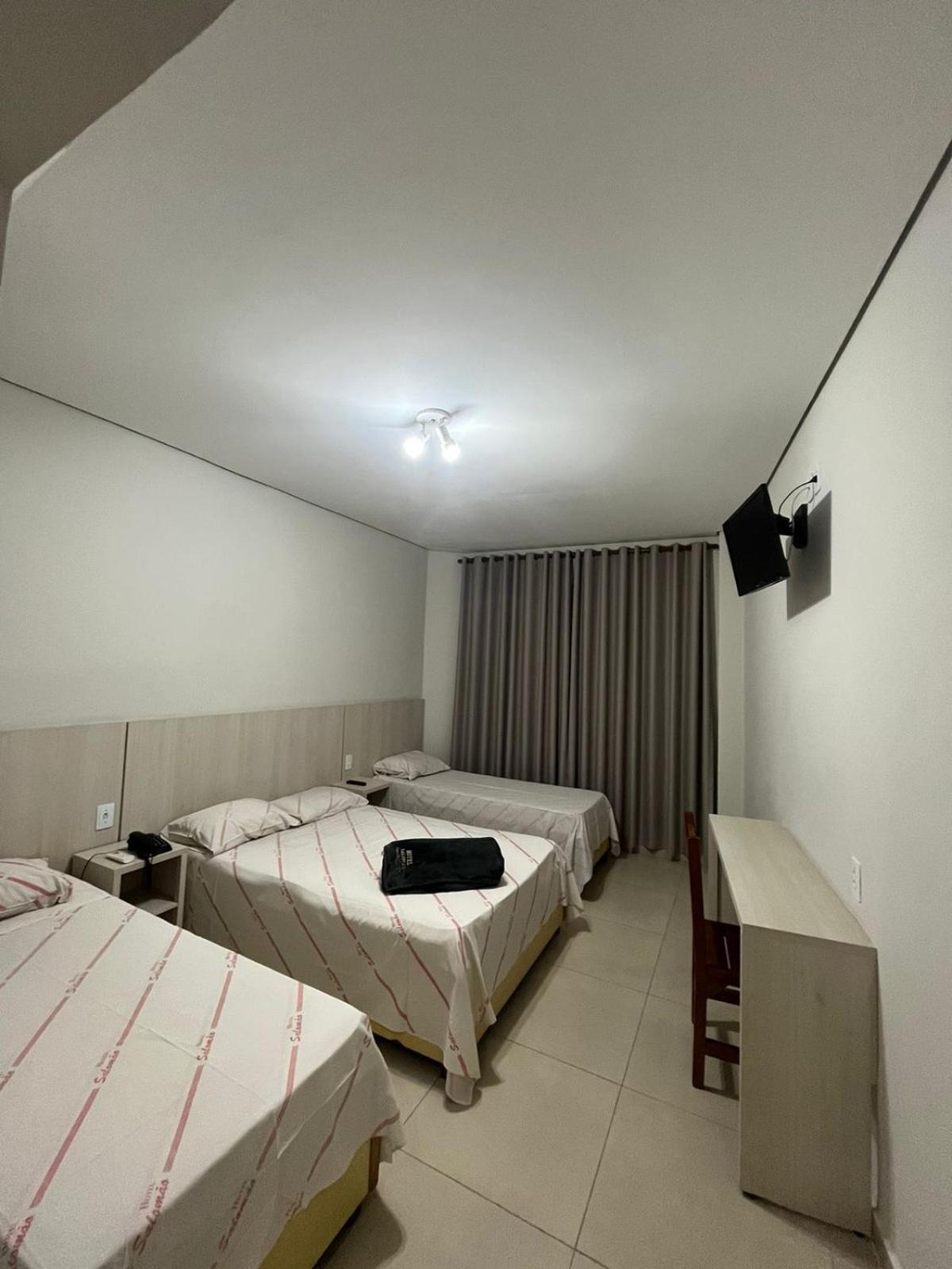 Hotel Salomão - Próximo a 25 de Março, Bom Retiro, Brás e Rua Santa Efigênia, a 2 minutos do Mirante Sampa Sky e pista de Skate Anhangabaú São Paulo Exterior foto