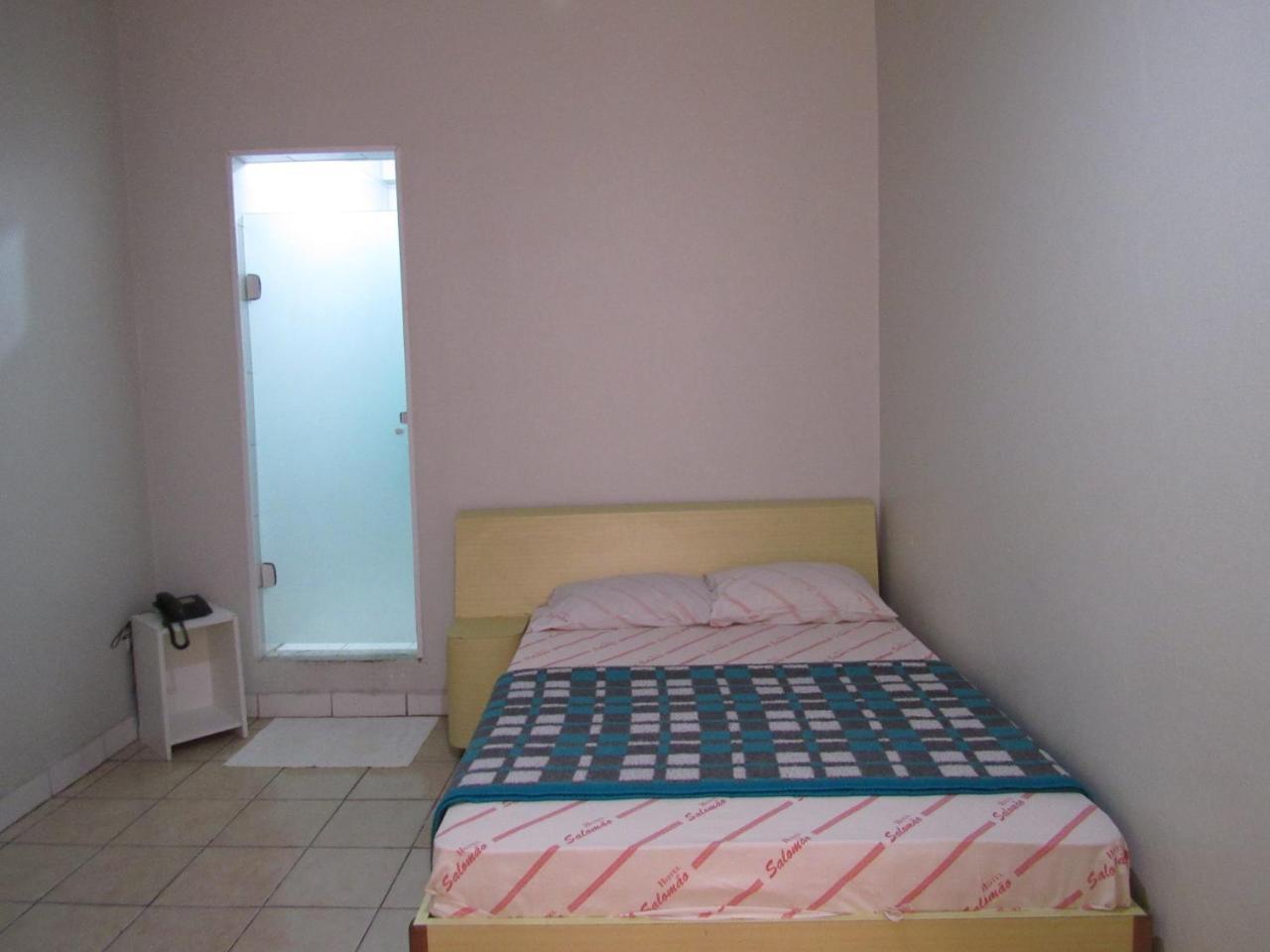Hotel Salomão - Próximo a 25 de Março, Bom Retiro, Brás e Rua Santa Efigênia, a 2 minutos do Mirante Sampa Sky e pista de Skate Anhangabaú São Paulo Exterior foto